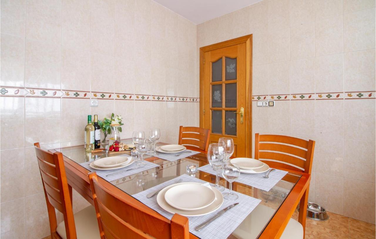 Cozy Apartment In Aguilas With Kitchen Exterior photo